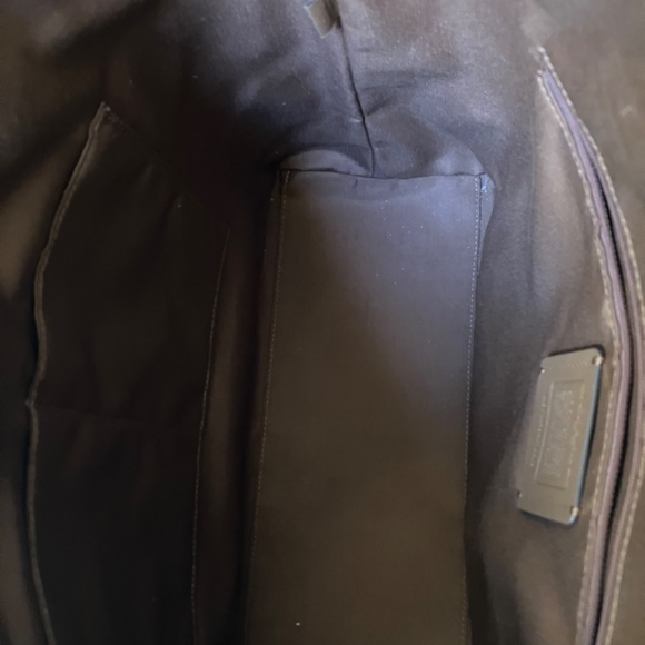 Coach Gallery Tote in Signature Logo - Picture 6 of 8